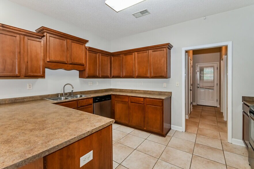 Building Photo - 10116 Hammersmith Ln