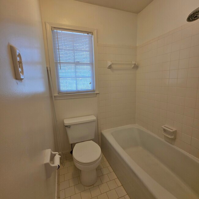 Building Photo - 2625 Partridge Dr