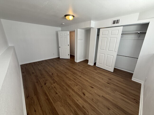 Building Photo - 4541 Dinosaur Ct