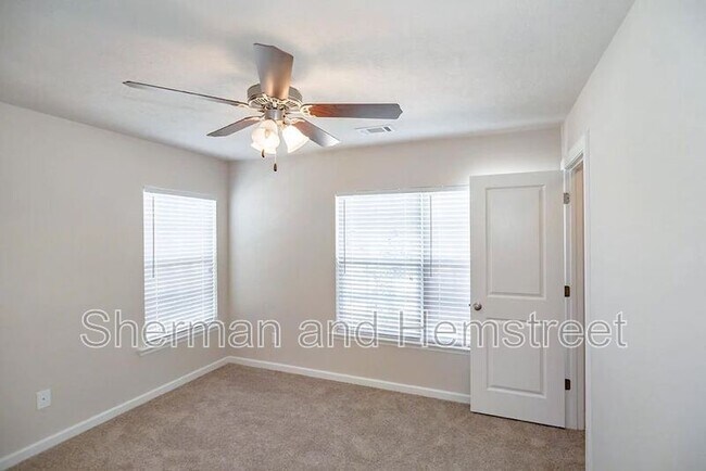 Building Photo - 301 Joiner Cir