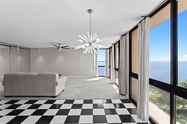 Building Photo - 3301 Bayshore Blvd