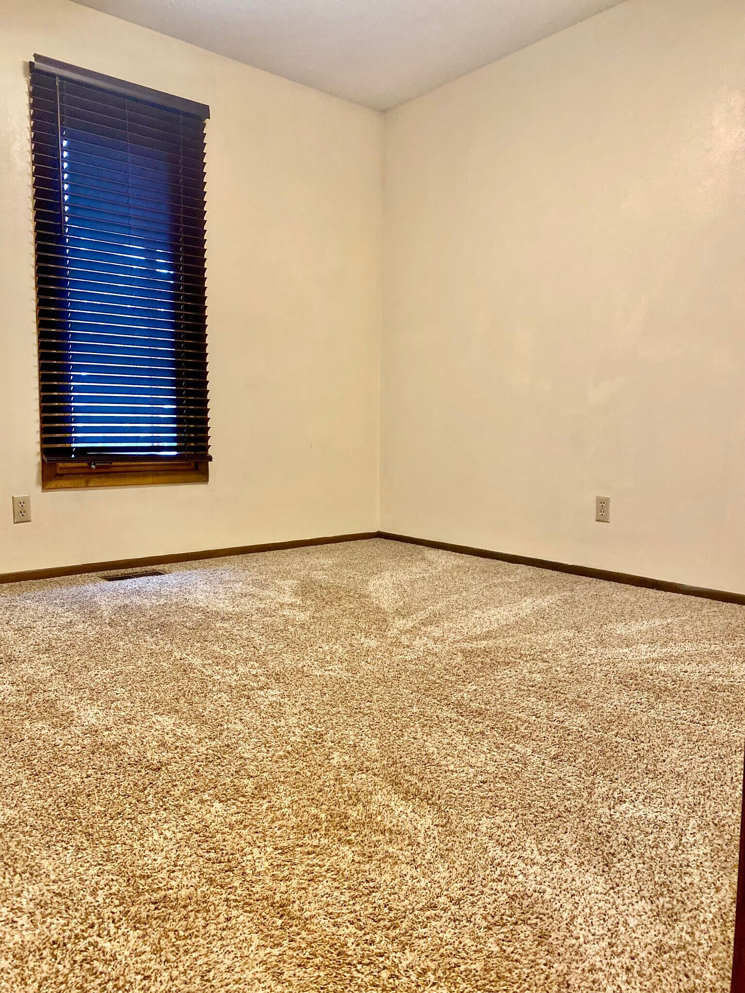 Smaller Bedroom - 120 Bunn Dr