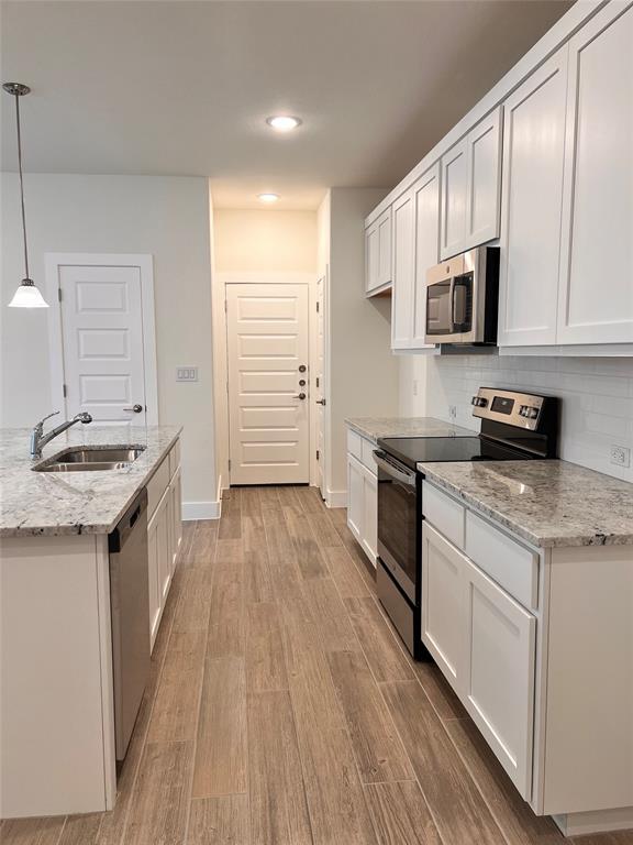 Building Photo - 442 Parkline Dr