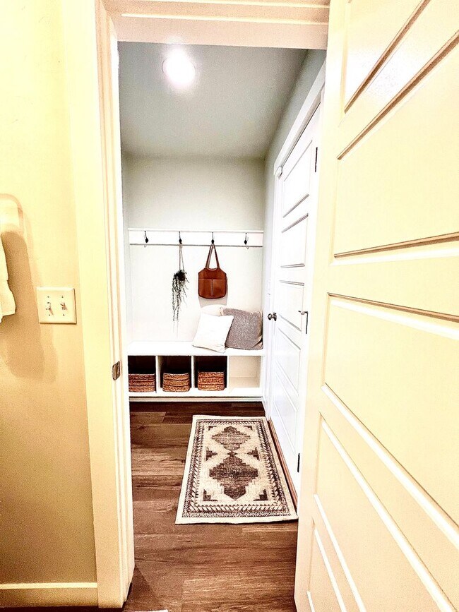Building Photo - BRAND NEW HOME! 4 Bed/2.5 Bath plus Office and Flex Space Upstairs
