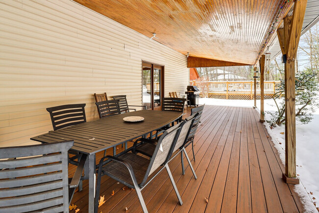 Building Photo - 353 Cherry Lane Rd