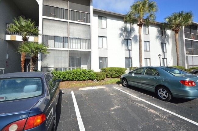Primary Photo - SANFORD: 2 Bed/2 Bath, 1st floor condo at ...
