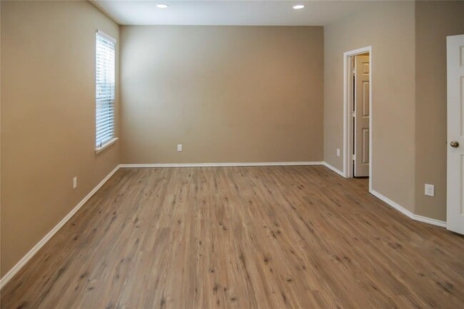 Building Photo - 1044 Clove Hitch Dr