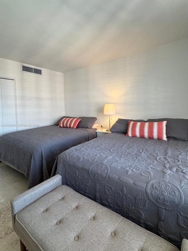 Building Photo - 5161 Collins Ave