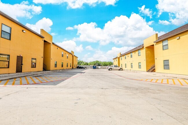 Building Photo - 2119 S Ejido Ave