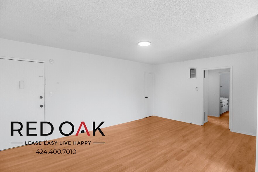 Building Photo - 7720 Hampton Ave