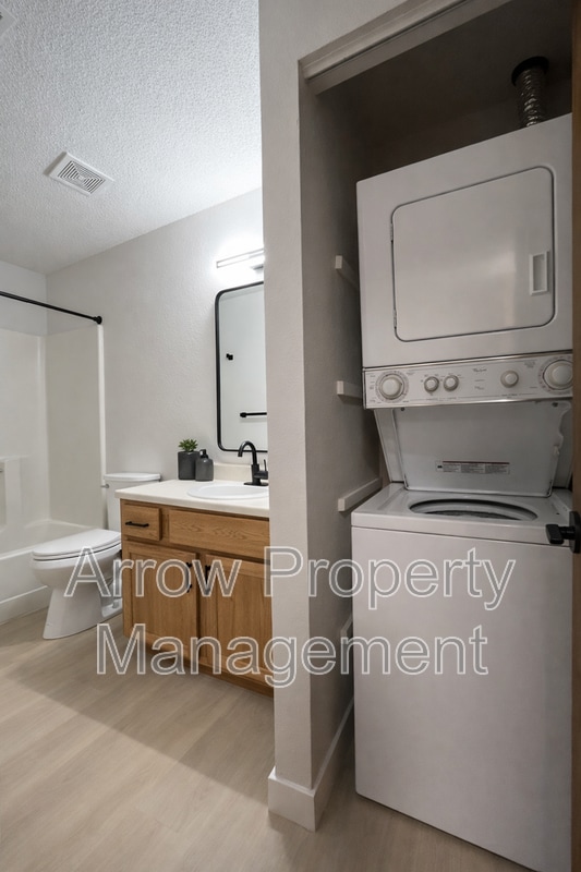 Building Photo - 2340 N 44th St