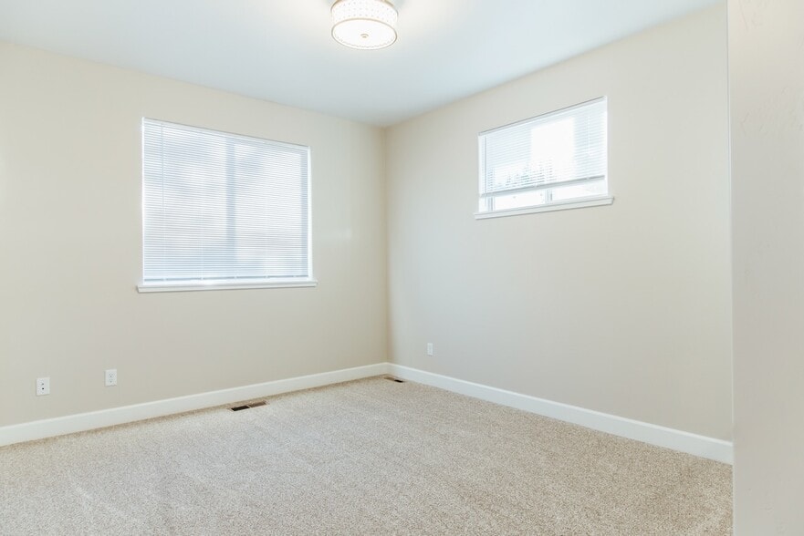 Building Photo - 3 Deer Run