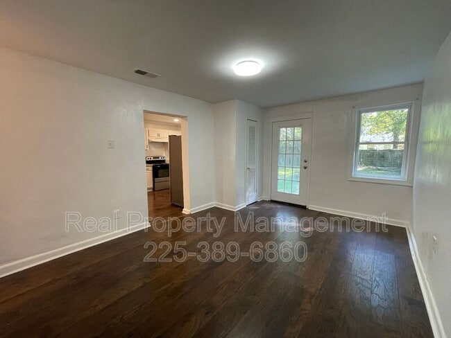 Building Photo - 9642 Lewis St