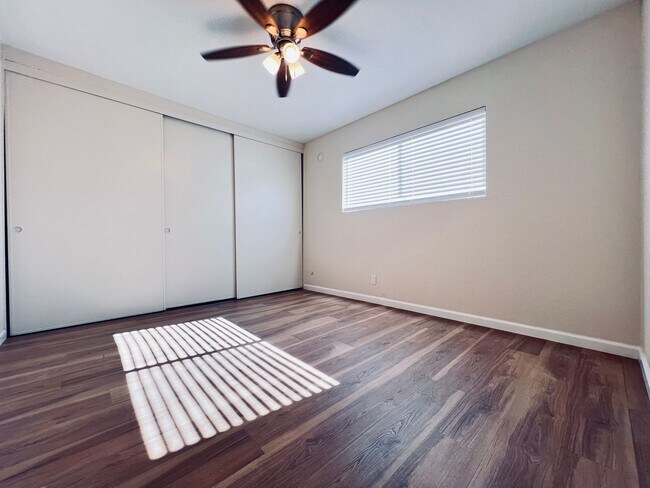 Building Photo - Charming and Bright Normal Heights Apartment