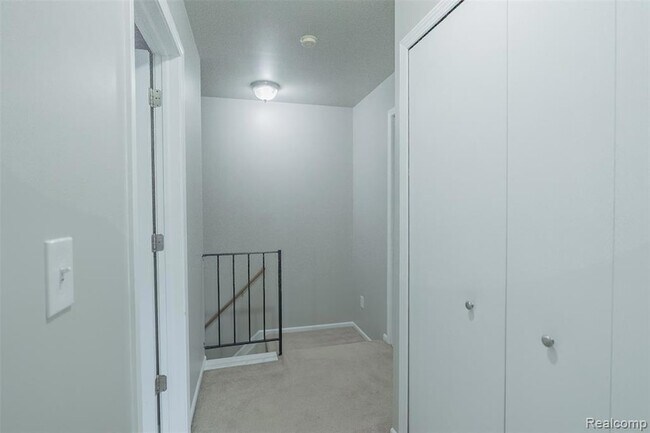 Building Photo - 44613 New Hampshire Dr