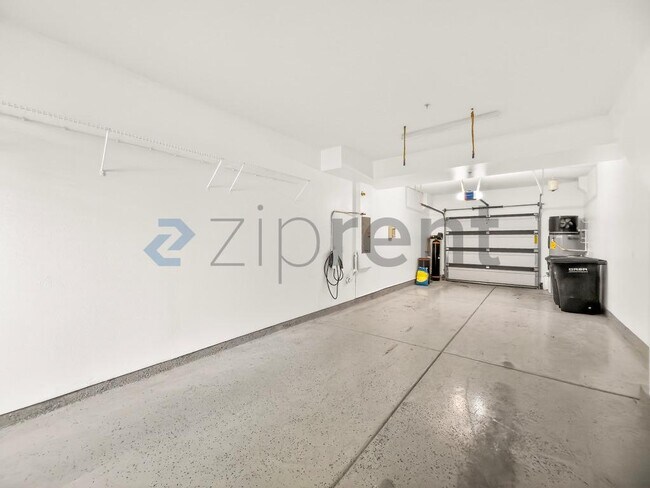 Building Photo - 156 Hass Ln