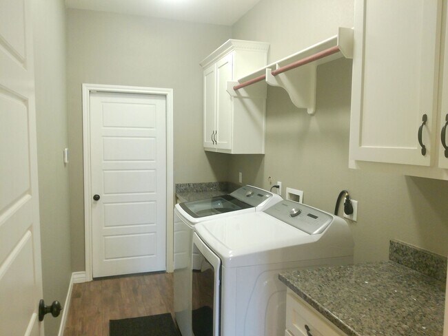 Building Photo - 8206 Big Bend Dr