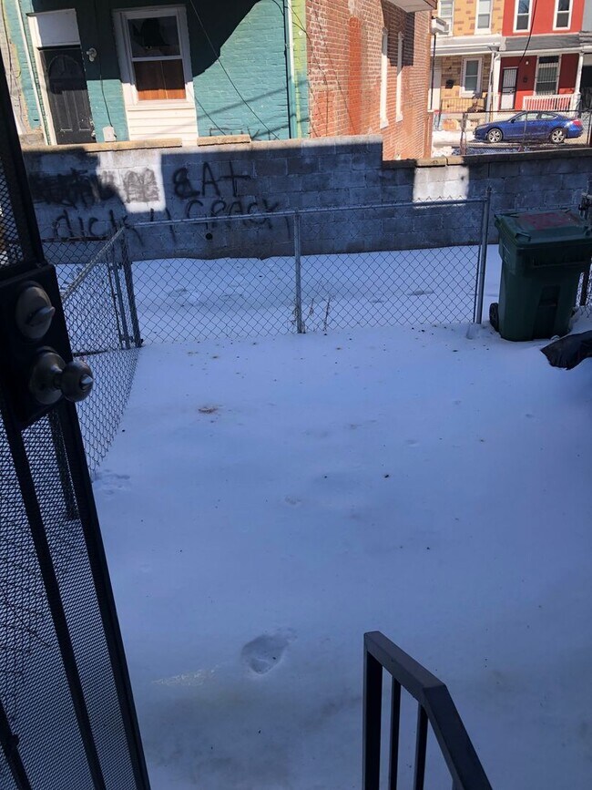 Building Photo - Approved 2 or 3 Bedroom Voucher 1.5 Bathroom