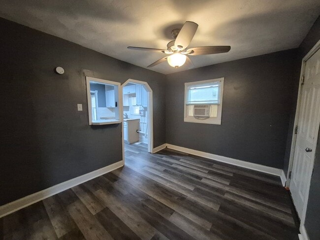 Building Photo - Cozy 2-Bedroom on quiet street