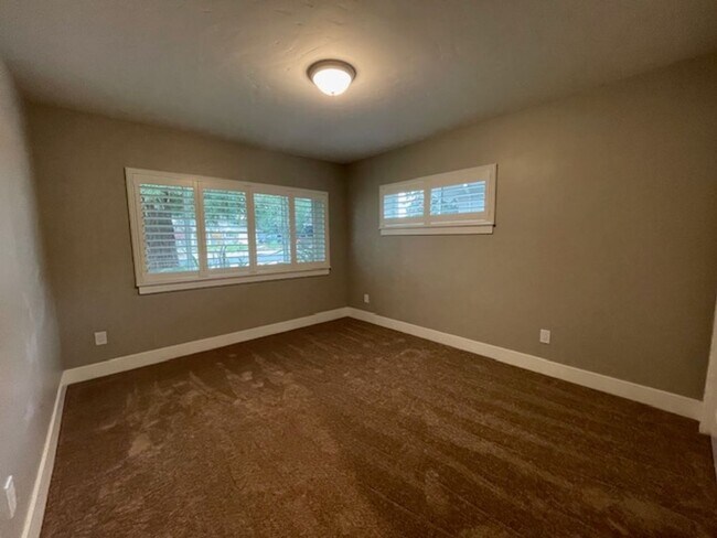 Building Photo - Classic Home with Modern Remodel and Huge Backyard in Desirable Arden Park Neighborhood!