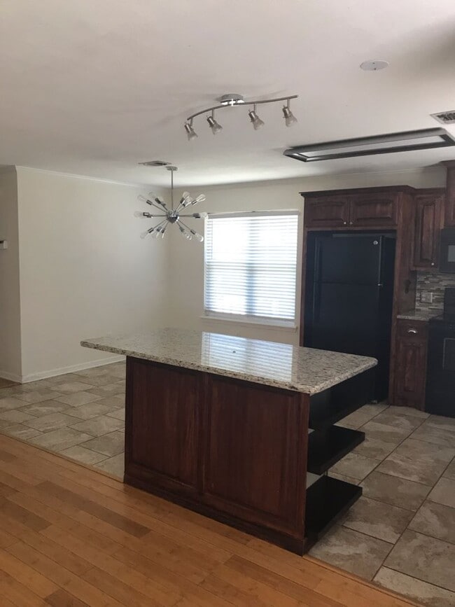 Building Photo - Located in Canyon TX Close to WT !!! 3/2/2 CH/A