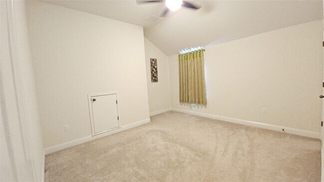 Building Photo - 6701 Serlio Dr