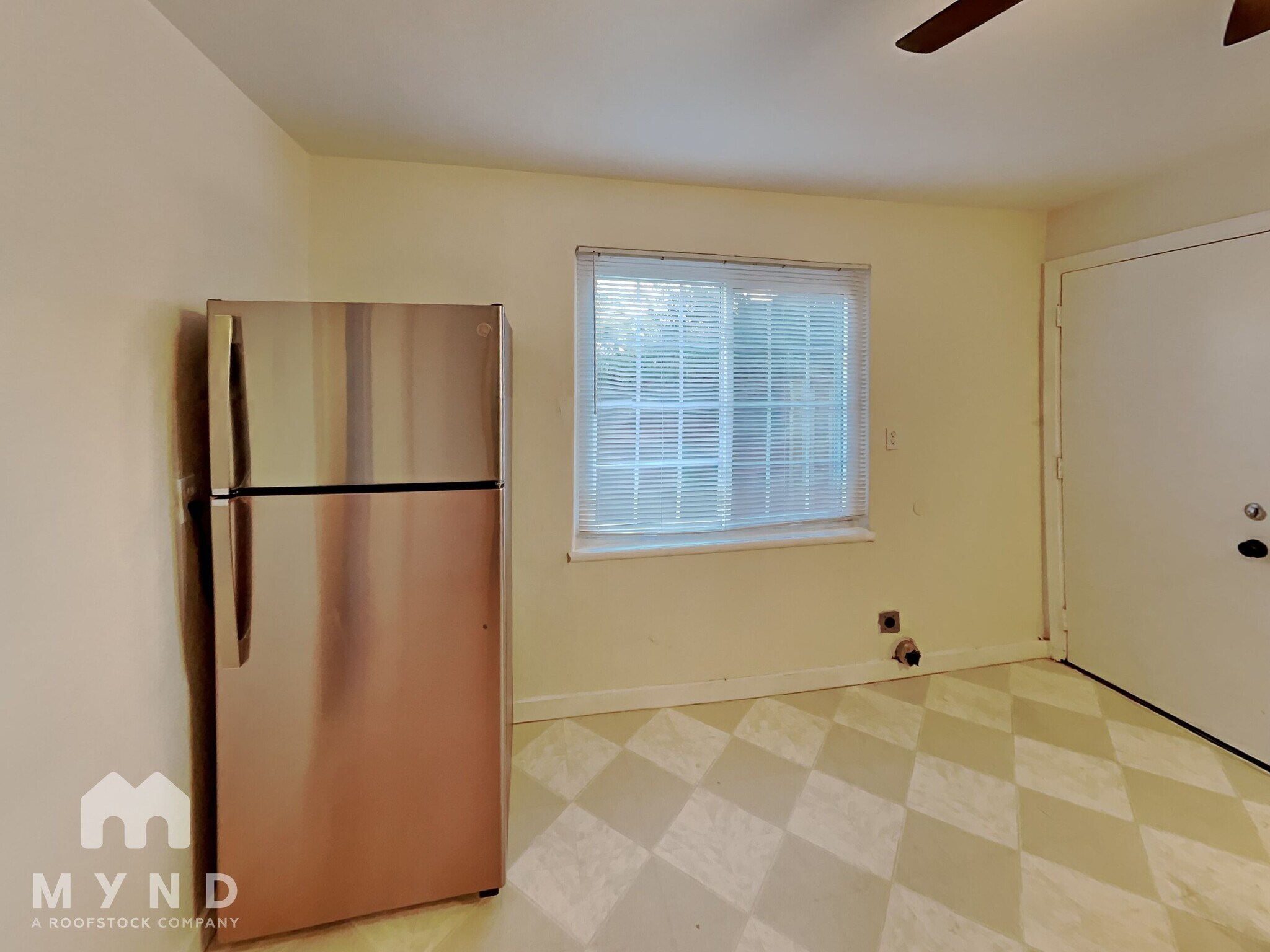 Building Photo - 2048 81st Ave