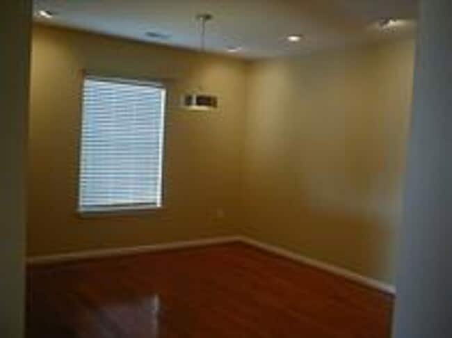 Building Photo - Welcome to Pineridge