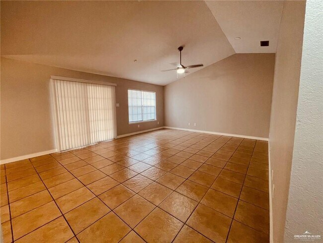 Building Photo - 21 Bluebird Ave