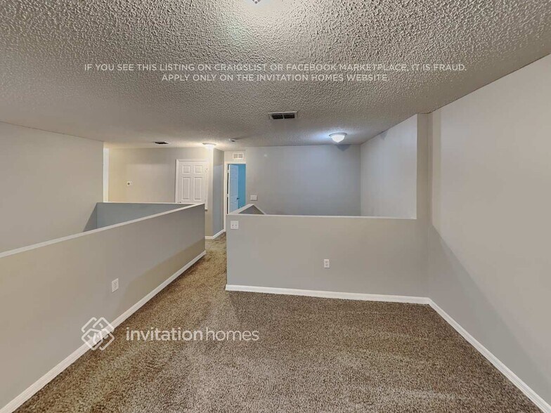 Building Photo - 2073 Hillview Cir