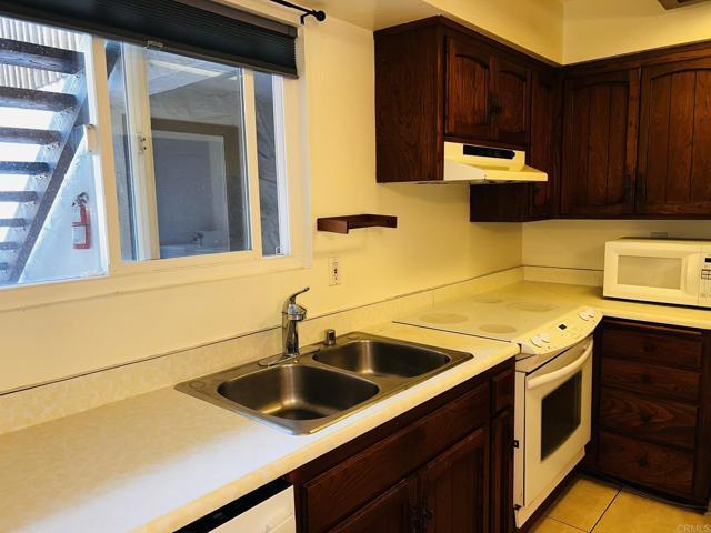 Building Photo - 159 Redwood Ave