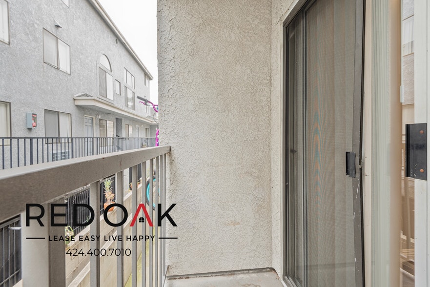 Building Photo - 5224 Cartwright Ave