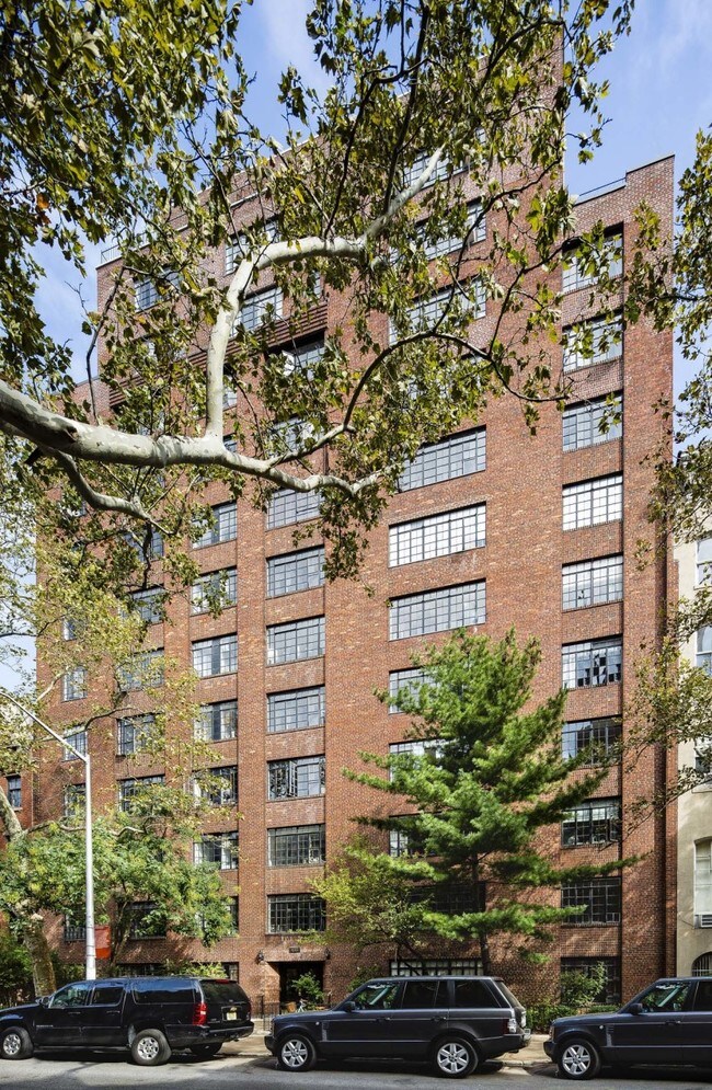 Interior Photo - 433 West 21st Street