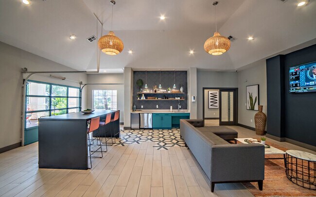 Building Photo - 1301 Crossing Pl