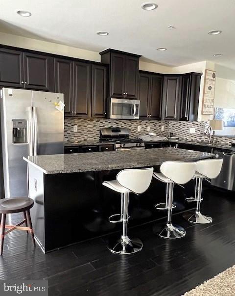 Building Photo - 5365 S Center Dr