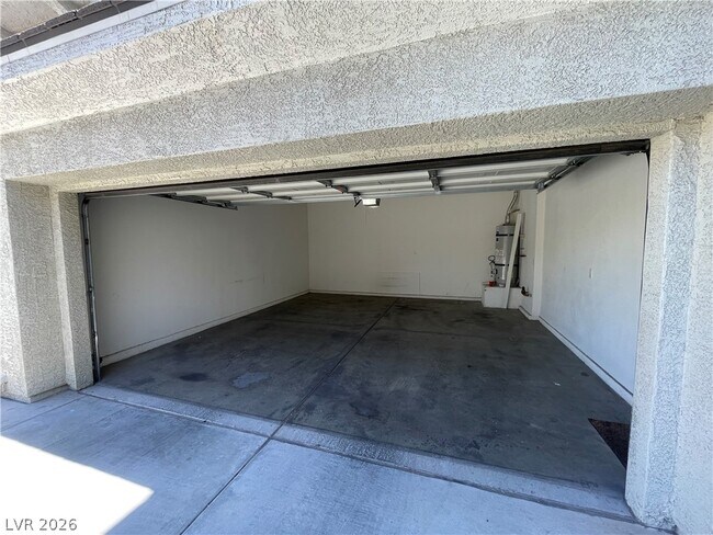 Building Photo - 10809 Garden Mist Dr