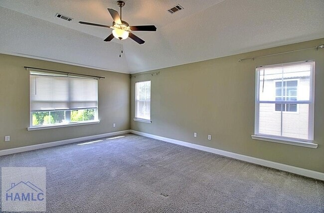Building Photo - 587 Fairview Cir
