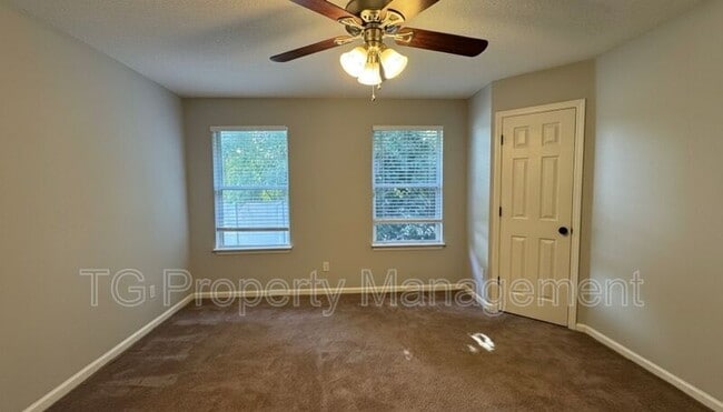 Building Photo - 771 Scrub Jay Dr