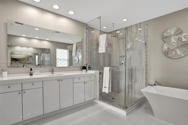 Building Photo - 17113 Aquavera Way