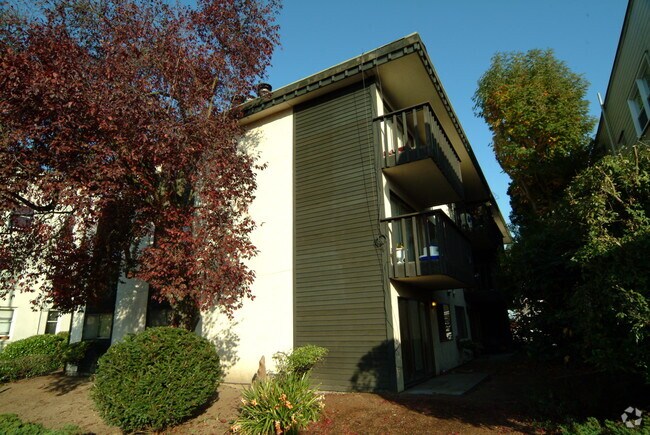 Building Photo - Samsara