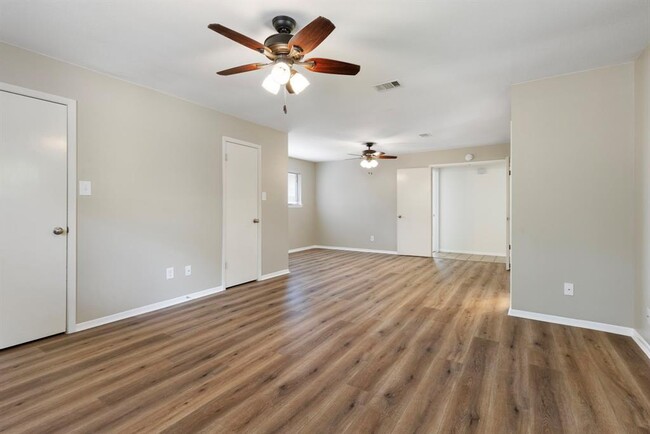 Building Photo - 78 Deerfoot Ct