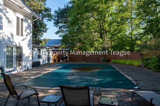 Building Photo - Dream home in Altamont
