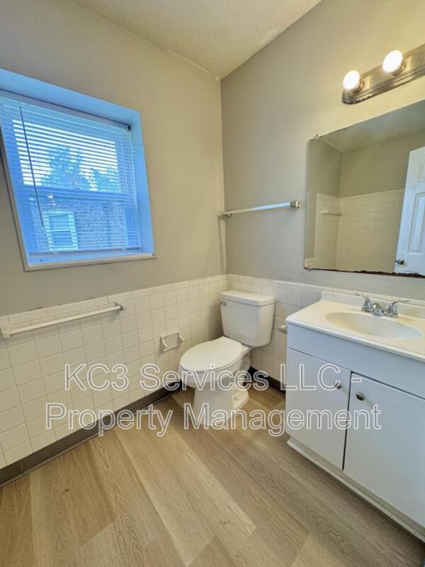Building Photo - 8717 Countryshire Ln