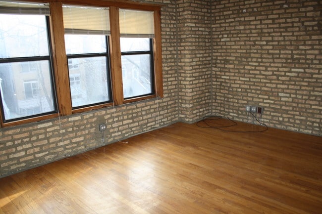 Building Photo - 1226-1234 W Winona Ave