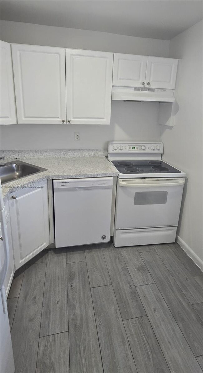 Building Photo - 10820 SW 200th Dr
