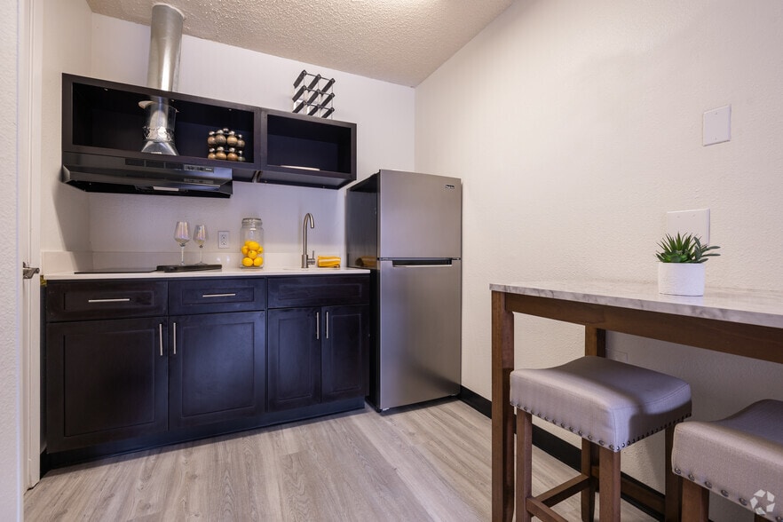 Studio, 1BA - 228SF - Kitchen - Vivo Living Willowbrook