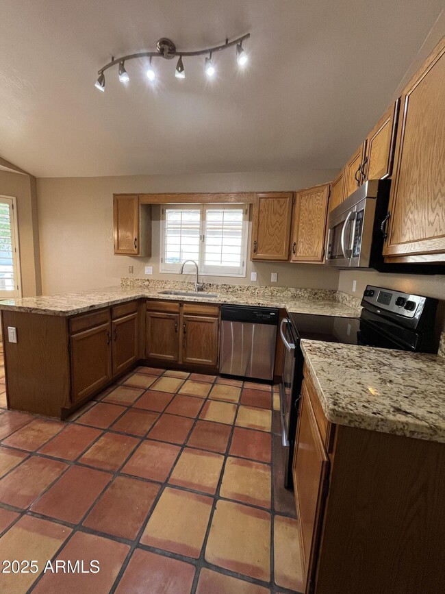 Building Photo - 3101 E Siesta Ln