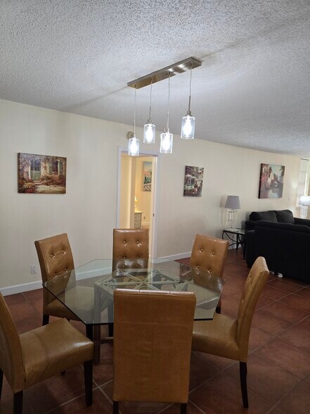 Building Photo - 933 Cypress Grove Dr