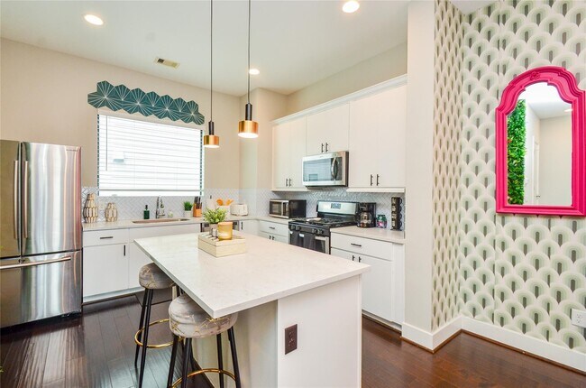 Building Photo - 3804 Leeland St