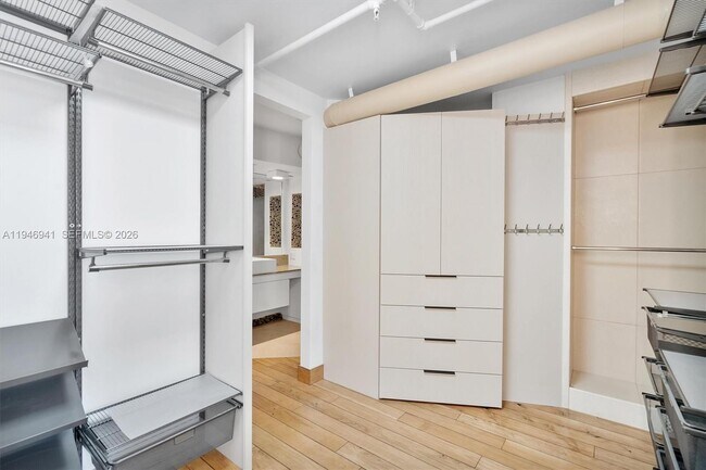 Building Photo - 21205 NE 37th Ave